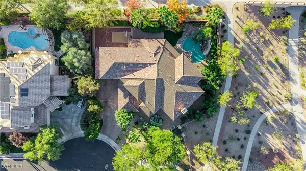 2033 Winter Wind ST, Las Vegas, NV 89134