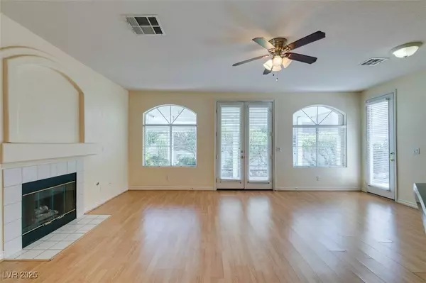 1004 Collingtree ST, Las Vegas, NV 89145