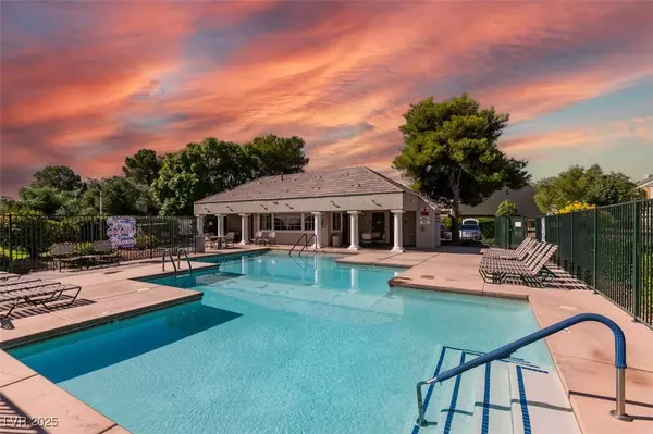 1004 Collingtree ST, Las Vegas, NV 89145