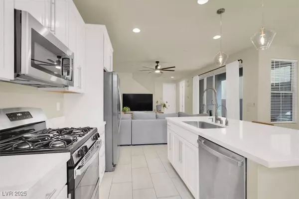 549 Tokopah Falls ST, Las Vegas, NV 89138