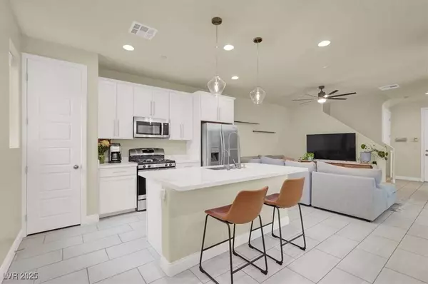 549 Tokopah Falls ST, Las Vegas, NV 89138