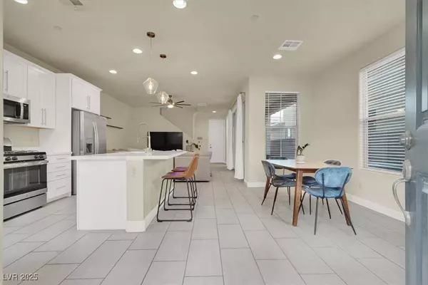 549 Tokopah Falls ST, Las Vegas, NV 89138