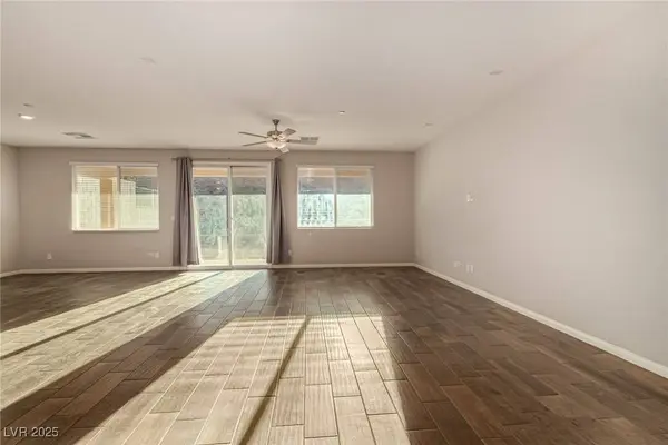 409 Oakey Crest Ridge ST, Henderson, NV 89012