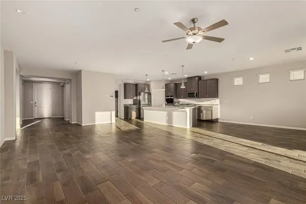 409 Oakey Crest Ridge ST, Henderson, NV 89012
