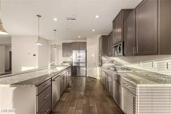 409 Oakey Crest Ridge ST, Henderson, NV 89012
