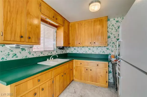 4998 Sandra RD, Las Vegas, NV 89110