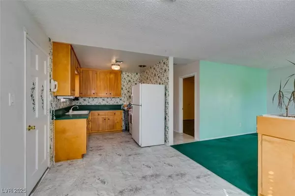 4998 Sandra RD, Las Vegas, NV 89110