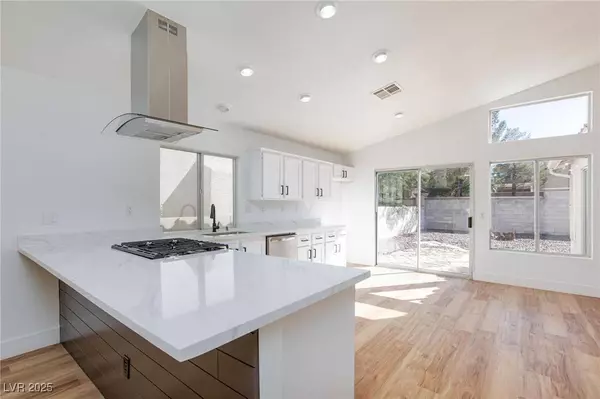 37 Tanglewood DR, Henderson, NV 89012