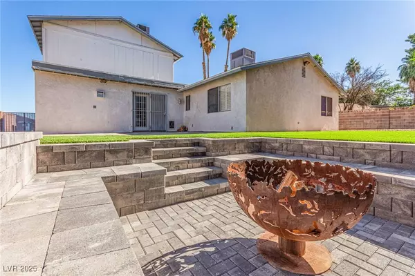 3971 Lariat CT, Las Vegas, NV 89121