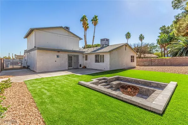 3971 Lariat CT, Las Vegas, NV 89121