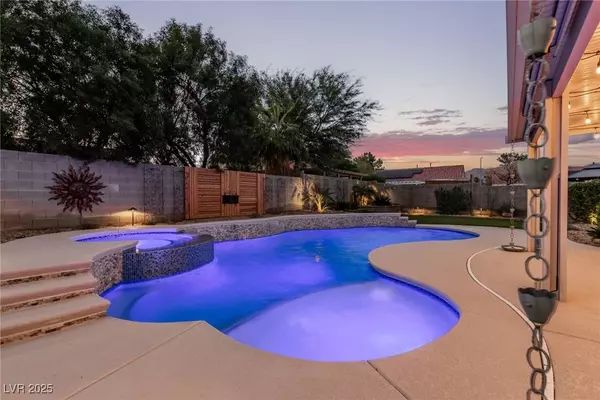 5929 White Coconut CT, North Las Vegas, NV 89031