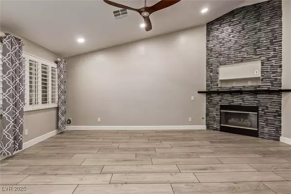 5929 White Coconut CT, North Las Vegas, NV 89031