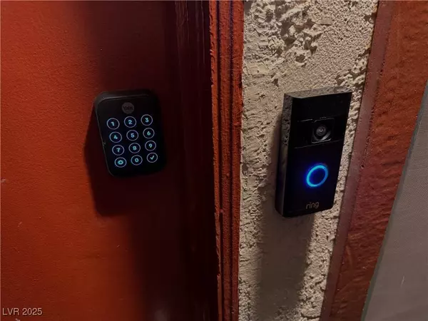 350 E Desert Inn RD #D102, Las Vegas, NV 89109