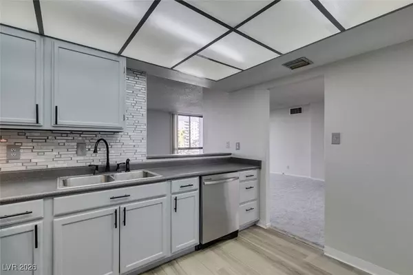 3930 University Center DR #301, Las Vegas, NV 89119