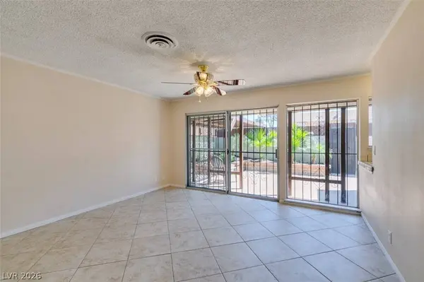 2458 Paradise Village WAY, Las Vegas, NV 89120