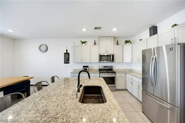 942 Twincrest AVE, North Las Vegas, NV 89032