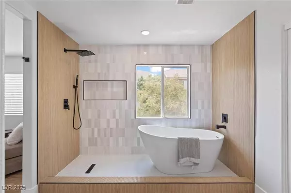 9115 Weeping Hollow AVE, Las Vegas, NV 89178