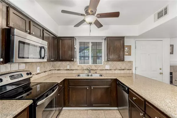 2725 S Nellis BLVD #1037, Las Vegas, NV 89121