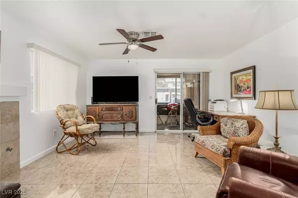 2725 S Nellis BLVD #1037, Las Vegas, NV 89121