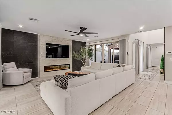 9770 Hiking AVE, Las Vegas, NV 89166