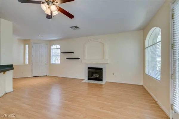 1004 Collingtree ST, Las Vegas, NV 89145