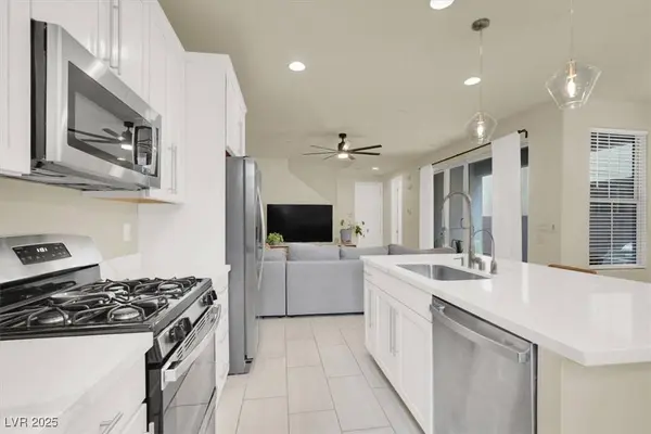 549 Tokopah Falls ST, Las Vegas, NV 89138