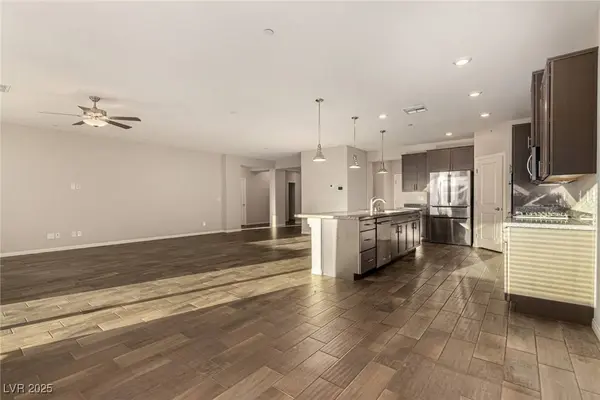 409 Oakey Crest Ridge ST, Henderson, NV 89012
