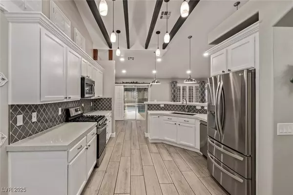 5929 White Coconut CT, North Las Vegas, NV 89031