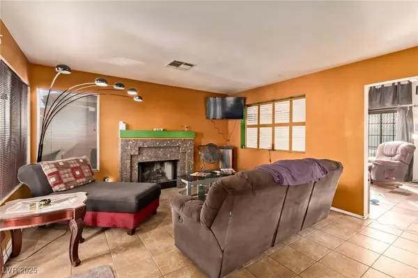 1650 Black Hills WAY, North Las Vegas, NV 89031