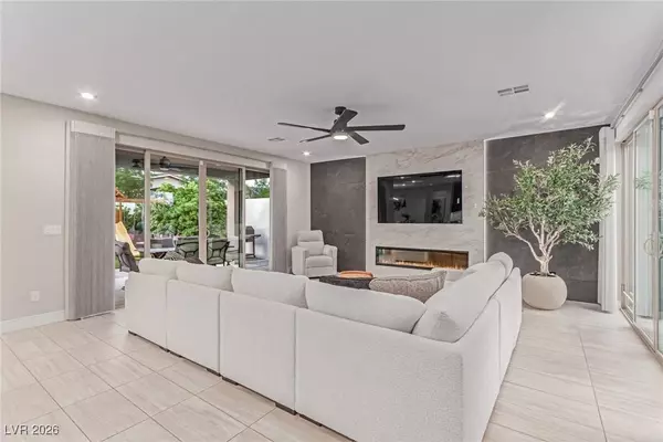 9770 Hiking AVE, Las Vegas, NV 89166