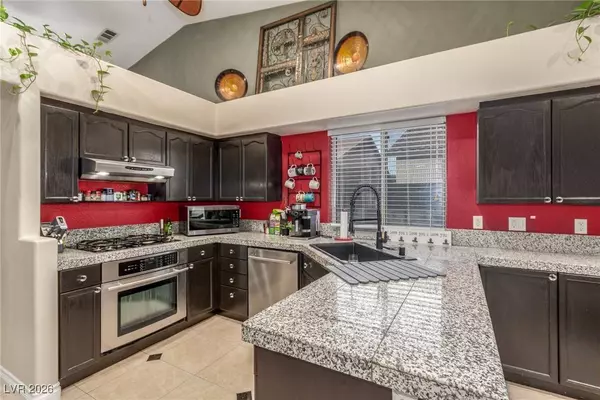 518 Dawn Cove DR, Henderson, NV 89052