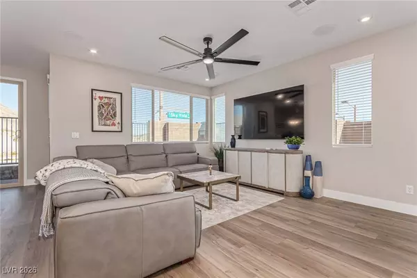 11850 Angle Cliff AVE, Las Vegas, NV 89138