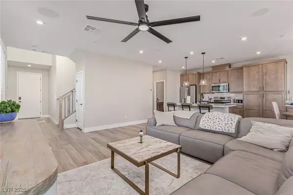 11850 Angle Cliff AVE, Las Vegas, NV 89138