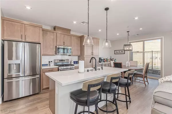 11850 Angle Cliff AVE, Las Vegas, NV 89138