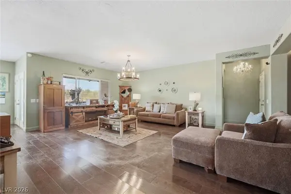 3895 Galiceno DR, Las Vegas, NV 89122