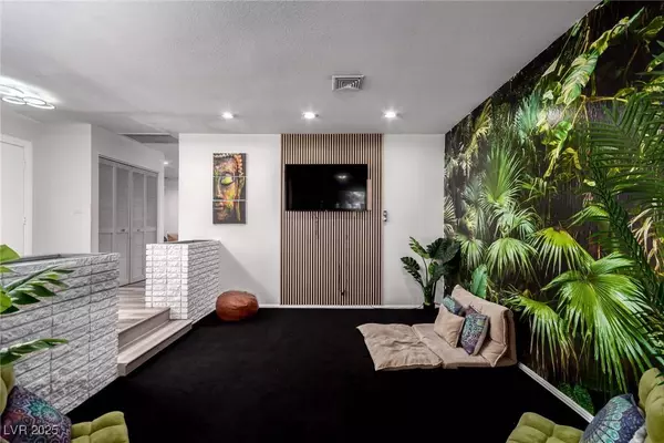 5710 Madre Mesa DR, Las Vegas, NV 89108