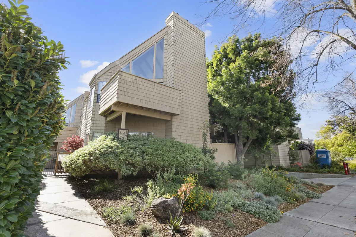 443 College Ave, Palo Alto, CA 94306-1525
