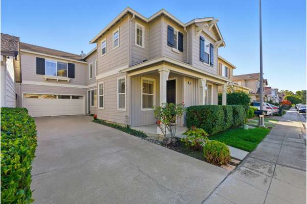 956 Mouton Cir, East Palo Alto, CA 94303-2545