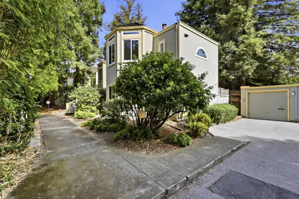 620 Mariposa Ave #4, Mountain View, CA 94041-1800