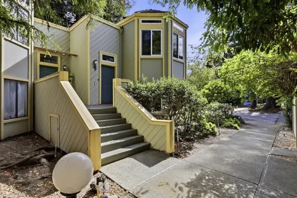 620 Mariposa Ave #4, Mountain View, CA 94041-1800