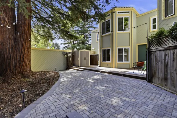 620 Mariposa Ave #4, Mountain View, CA 94041-1800