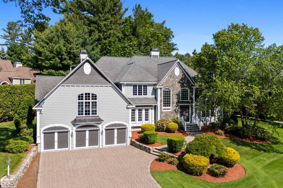 2 Trevino Cir, Andover, MA 01810-2878