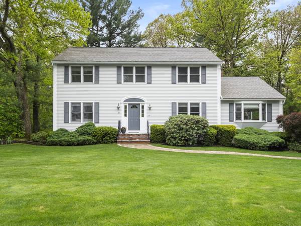 22 Windemere Dr, Andover, MA 01810-3376