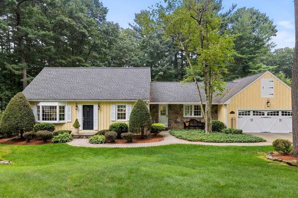 10 Granada Way, Andover, MA 01810-4248