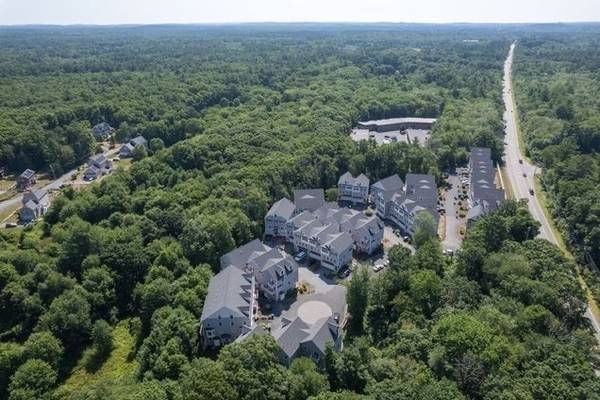 28 Compass Pt #28, North Andover, MA 01845