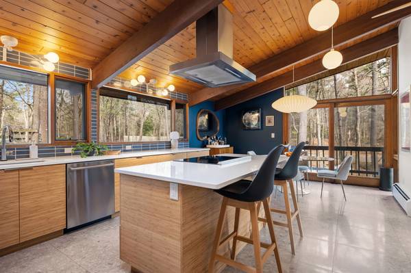 16 Belvedere Rd, Boxford, MA 01921-1131