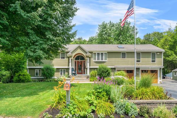 18 Sumac St, Billerica, MA 01821-1317