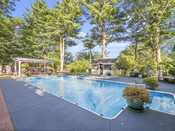 97 Groton Rd, North Chelmsford, MA 01863-1620