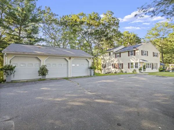 97 Groton Rd, North Chelmsford, MA 01863-1620