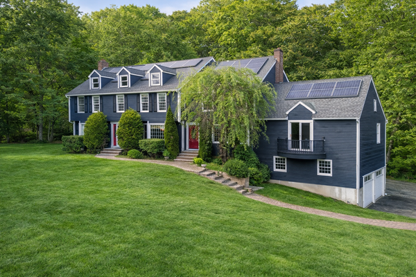 90 Blue Ridge Rd, North Andover, MA 01845-2117